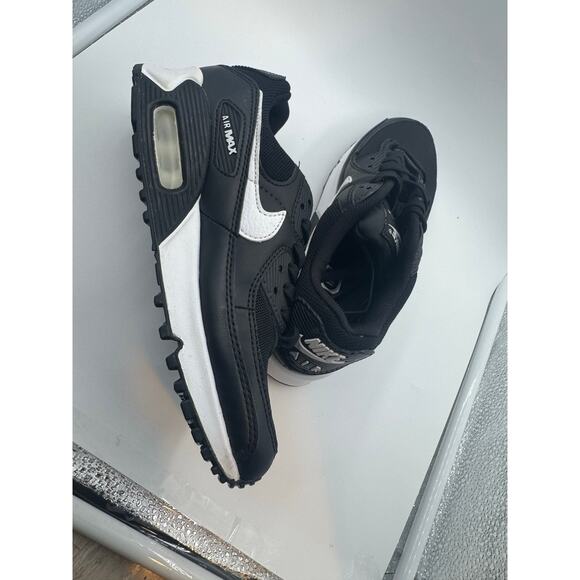 Nike Air Max 90 SNEAKER Junior size 6 5 BLACK/WHITE NWOB - Picture 2 of 7